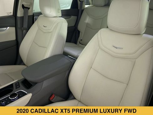 Used 2020 Cadillac XT5 Premium Luxury FWD image 12