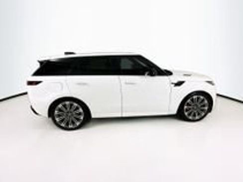 Used 2025 Land Rover Range Rover Sport Dynamic SE AWD/4WD image 8