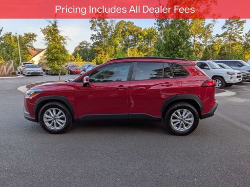 Certified 2022 Toyota Corolla Cross LE w/ Moonroof Package FWD image 8