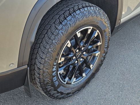 Certified 2024 Chevrolet Traverse Z71 w/ Enhanced Driving Package AWD/4WD image 13