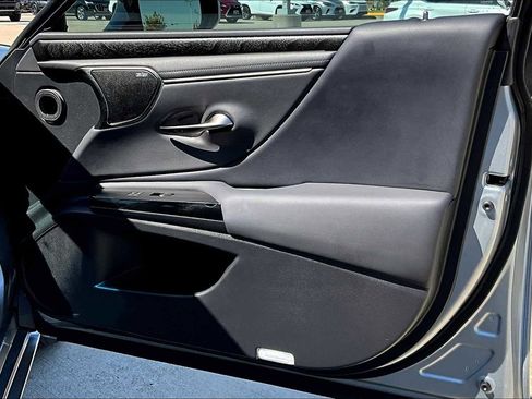 Certified 2024 Lexus ES 300h Ultra Luxury image 22