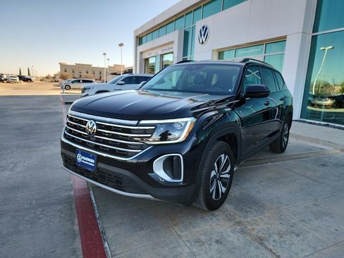 Used 2026 Volkswagen Atlas SE image 3