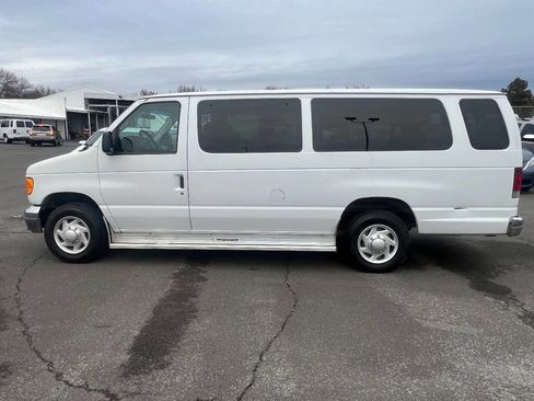Used 2003 Ford E-350 and Econoline 350 XLT image 2