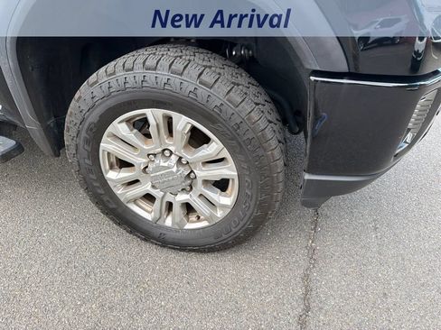 Used 2023 GMC Sierra 2500 Denali AWD/4WD image 4