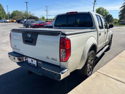 Used 2014 Nissan Frontier SL AWD/4WD image 5