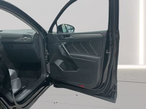 Certified 2024 Volkswagen Tiguan SE AWD/4WD image 42