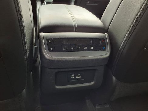 Used 2024 Nissan Pathfinder SL image 24