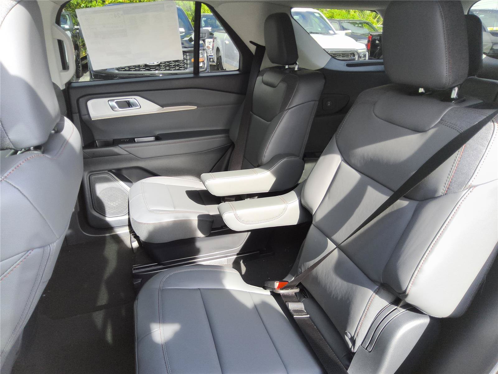 New 2026 Ford Explorer Active w/ Active Comfort Package RWD image 25
