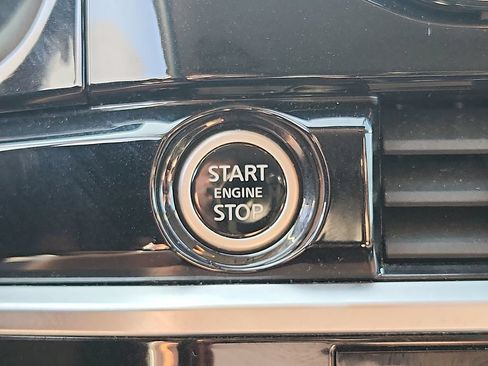 Used 2024 Nissan Pathfinder SV AWD/4WD image 24