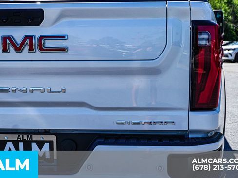 Used 2024 GMC Sierra 3500 Denali w/ Denali Reserve Package AWD/4WD image 12