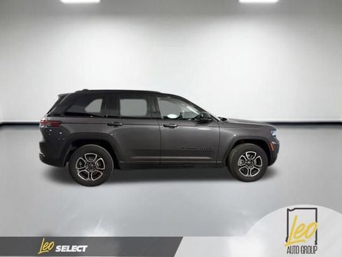 Used 2022 Jeep Grand Cherokee Trailhawk w/ Luxury Tech Group III AWD/4WD image 7