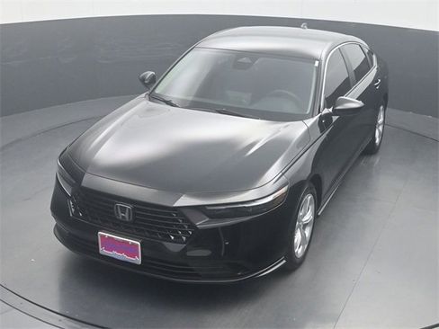 Certified 2025 Honda Accord LX image 21