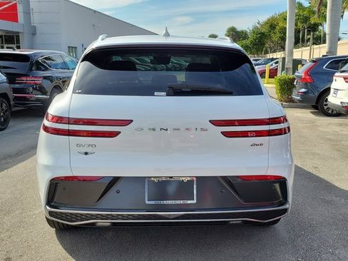 Used 2026 Genesis GV70 2.5T Select image 5