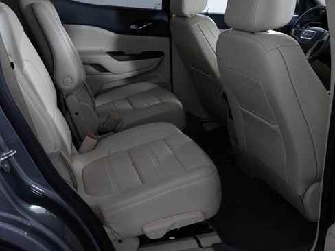 Certified 2022 GMC Acadia Denali w/ Denali Technology Package AWD/4WD image 43