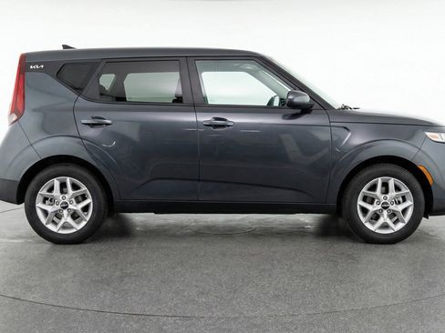 Used 2025 Kia Soul LX w/ LX Technology Package image 11