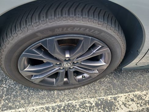 Used 2023 Toyota Sienna XSE FWD image 8