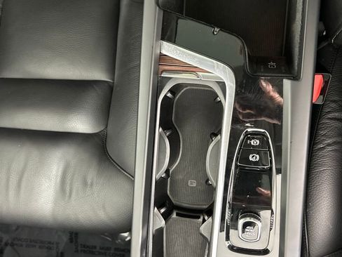 Used 2024 Volvo XC60 B5 Plus image 13