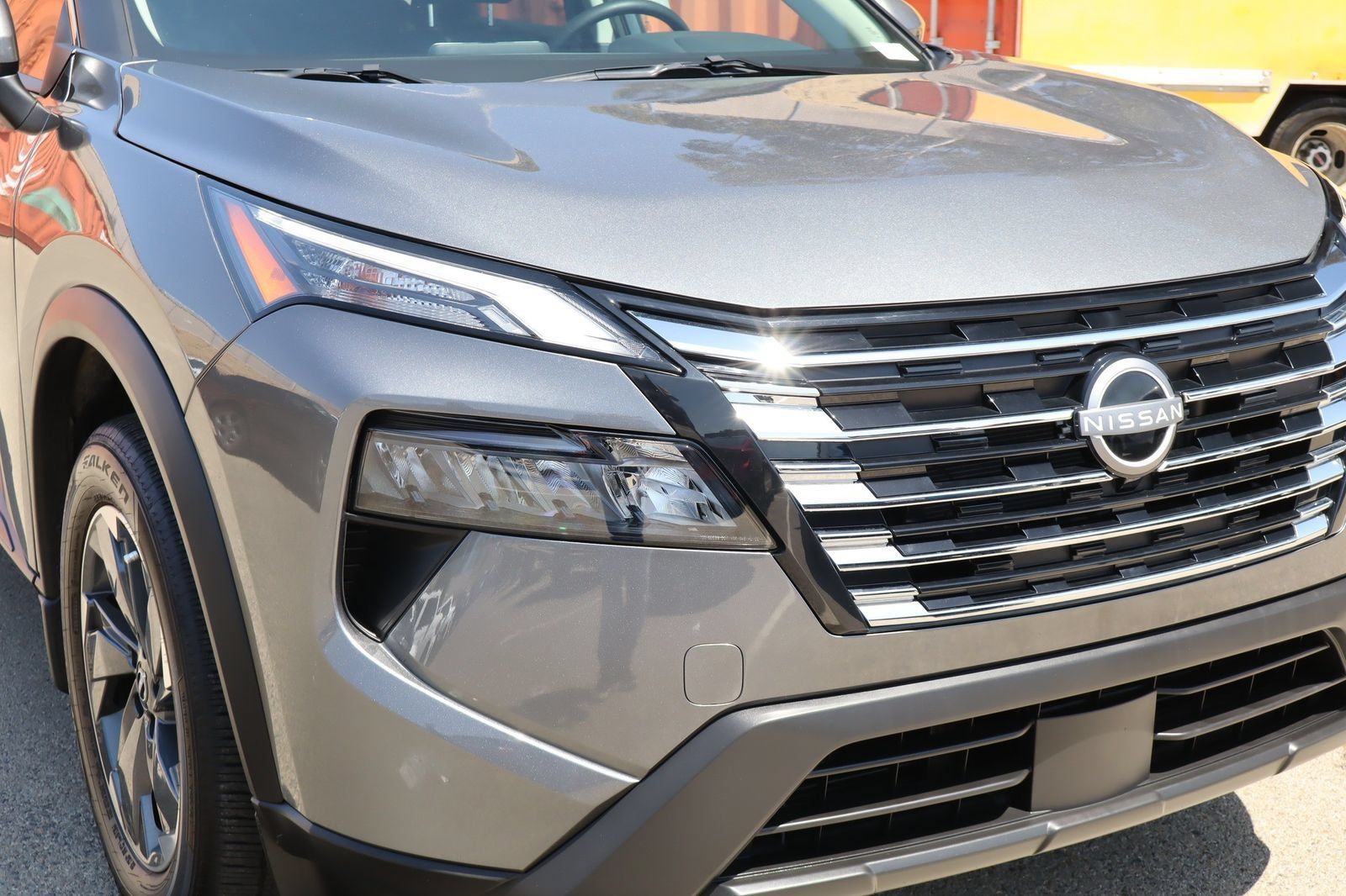 Used 2026 Nissan Rogue SV FWD image 9