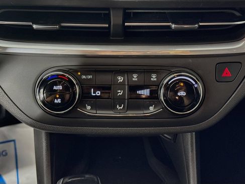 Used 2024 Buick Envista Preferred w/ Convenience I Package FWD image 18