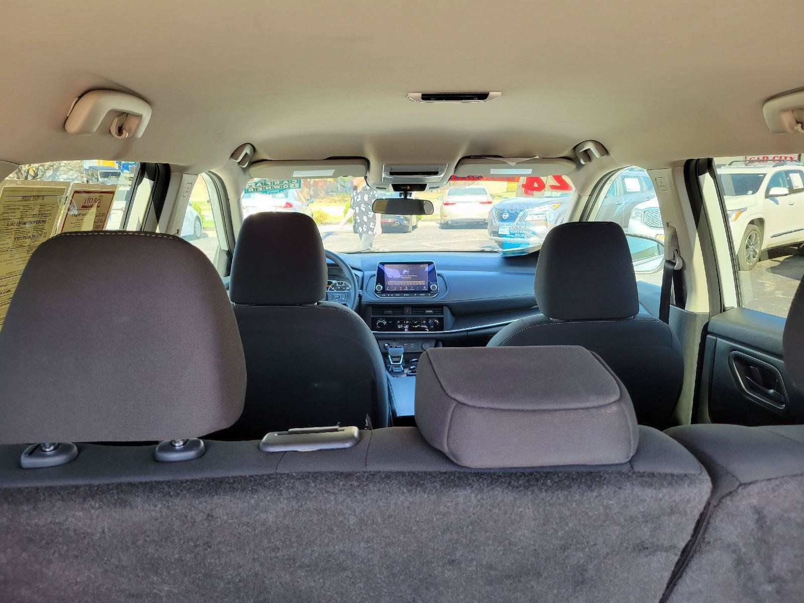 Used 2024 Nissan Rogue S AWD/4WD image 29