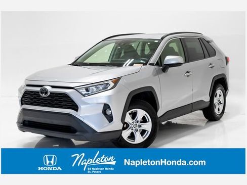 Used 2020 Toyota RAV4 XLE w/ Convenience Package FWD image 1