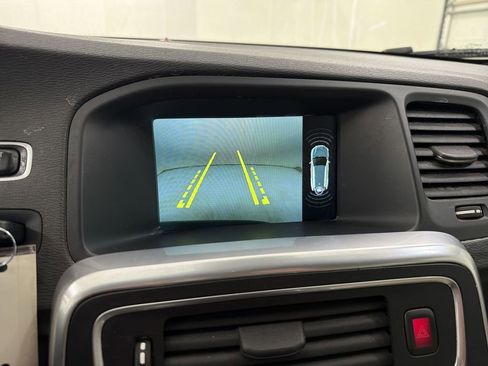 Used 2017 Volvo V60 T5 Premier w/ Convenience Package image 27