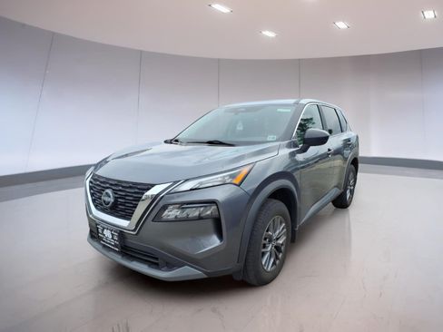 Used 2023 Nissan Rogue S AWD/4WD image 2