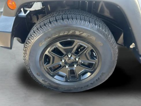 Used 2015 Jeep Wrangler Sport AWD/4WD image 30
