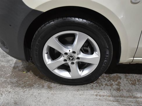 Used 2020 Mercedes-Benz Metris Passenger image 59