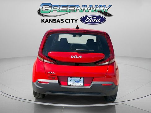 Used 2022 Kia Soul LX w/ Technology Package FWD image 7