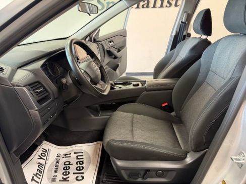 Used 2025 Nissan Rogue SV AWD/4WD image 11