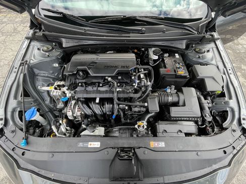 Used 2025 Hyundai Elantra SEL image 32