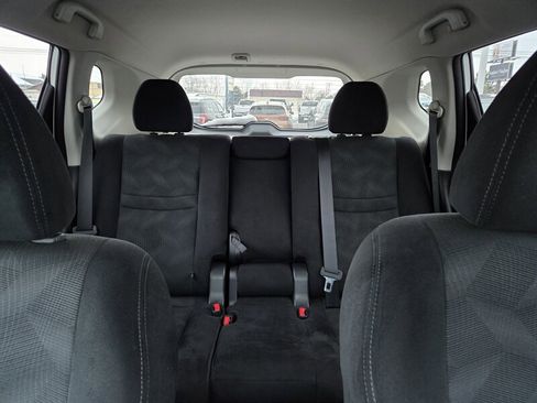 Used 2016 Nissan Rogue SV image 23