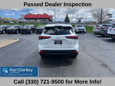 Used 2023 Toyota Highlander XLE AWD/4WD image 12