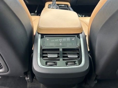 Used 2019 Volvo XC90 T6 Momentum w/ Protection Package AWD/4WD image 19