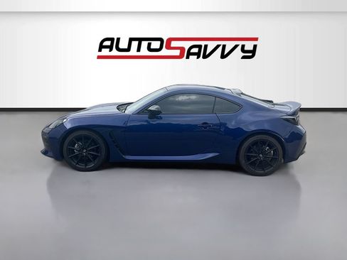 Used 2025 Toyota GR86 Premium RWD image 4