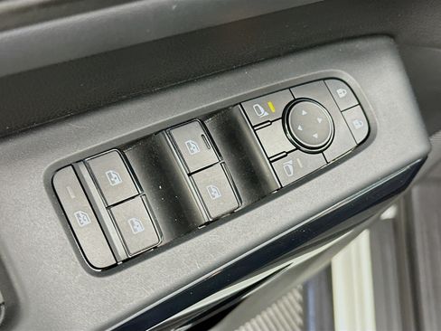 Used 2023 Nissan Pathfinder S AWD/4WD image 15