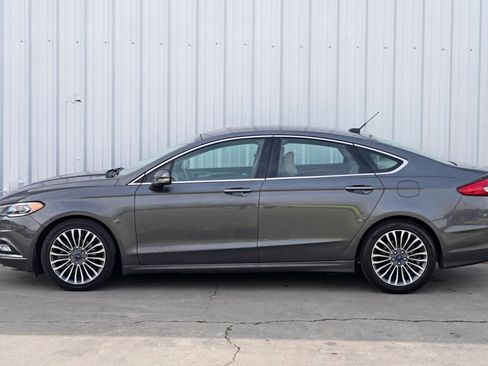 Used 2017 Ford Fusion SE w/ Fusion SE Technology Package image 42