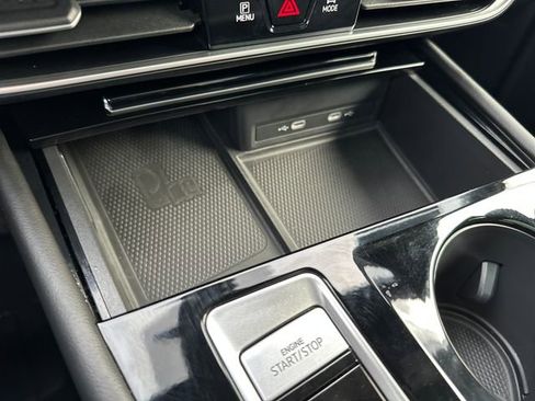 Certified 2024 Volkswagen Atlas Cross Sport SE w/ Panoramic Sunroof Package AWD/4WD image 21