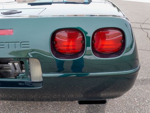 Used 1992 Chevrolet Corvette 2dr Convertible image 24