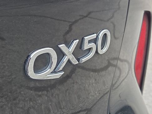 Used 2021 INFINITI QX50 Sensory FWD image 8