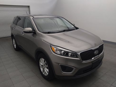 Used 2017 Kia Sorento L FWD image 13