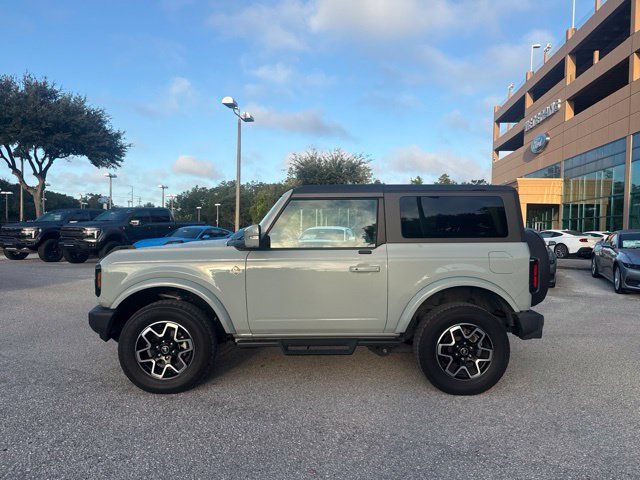 Used 2023 Ford Bronco Outer Banks AWD/4WD image 2