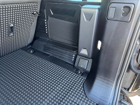 New 2026 Land Rover Defender 110 S AWD/4WD image 10