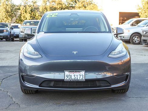 Used 2022 Tesla Model Y Long Range image 2