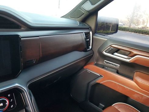 Used 2025 GMC Sierra 1500 Denali Ultimate image 26