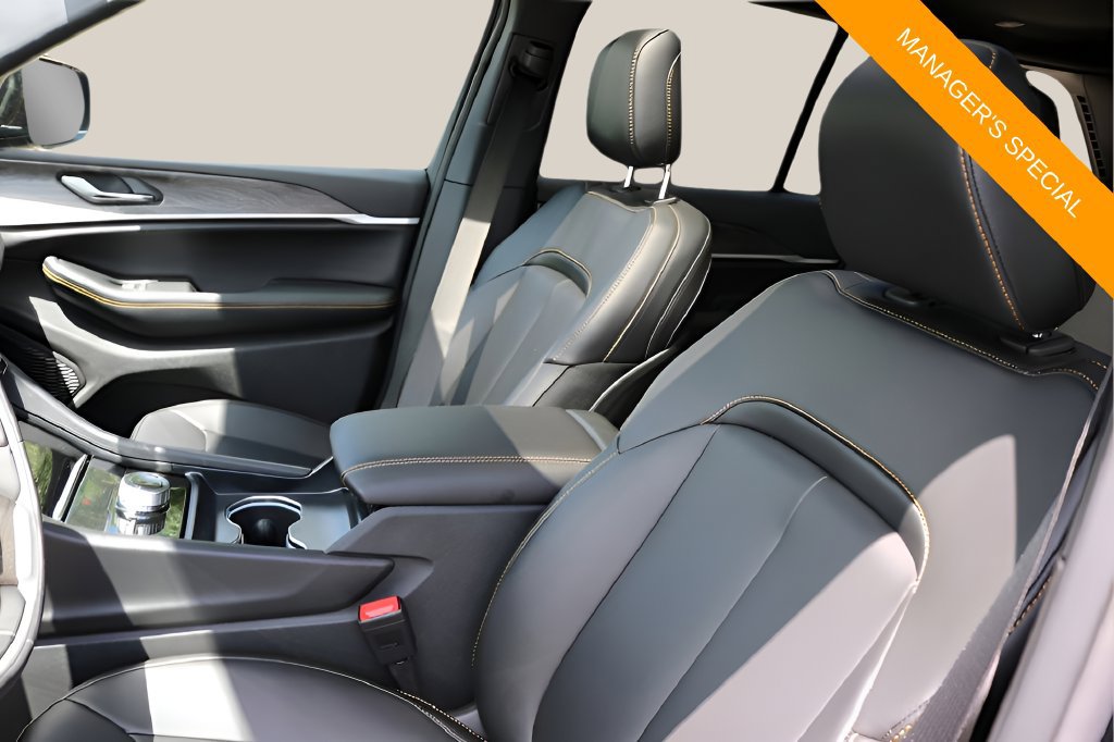 New 2026 Jeep Grand Cherokee Limited AWD/4WD image 11