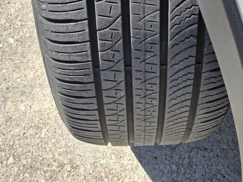 Used 2024 Volvo XC40 B5 Ultimate w/ Protection Package Premier image 17