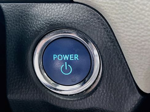 Used 2021 Toyota RAV4 Limited AWD/4WD image 23
