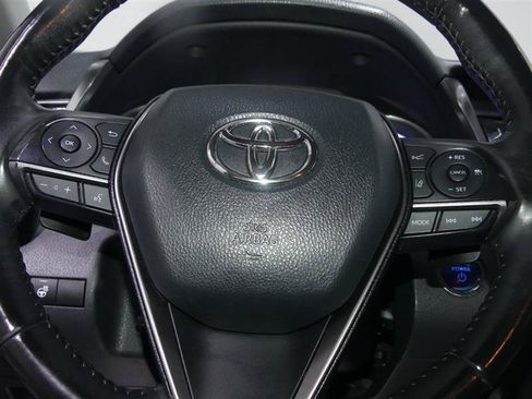 Used 2022 Toyota Camry SE w/ Cold Weather Package FWD image 31